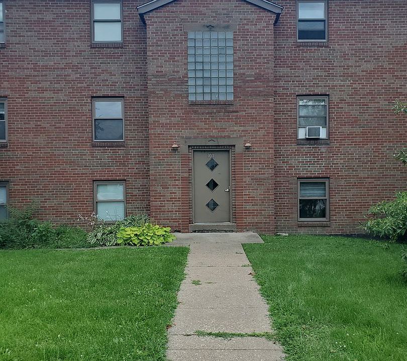 1st image of 1011 W Locust St #3