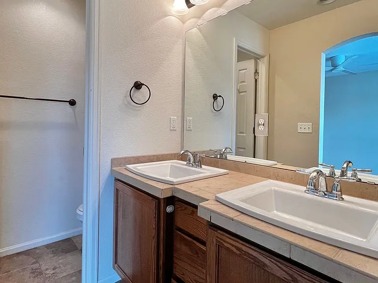 3913 Hunterwood Ln — Photo 13