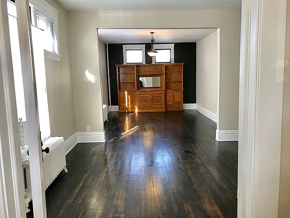 3rd image of 1011 Ashland Ave