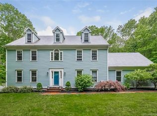 200 Squaw Ln, Guilford, CT 06437