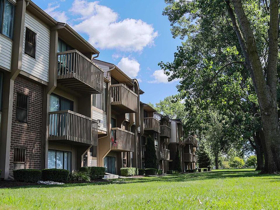 2nd image of 43121 Carlyle Pl APT 201