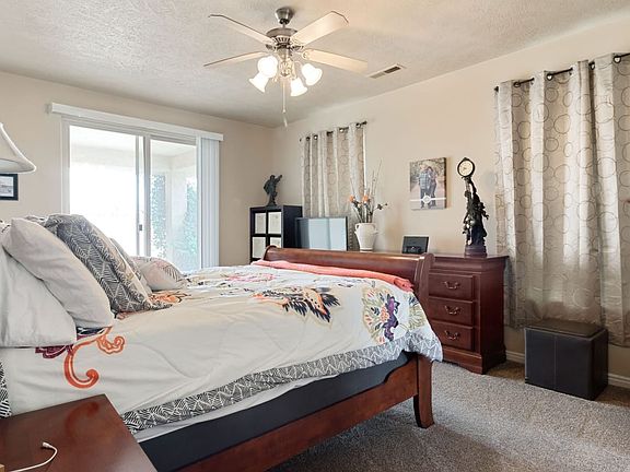 4th image of 3544 Chalet Dr