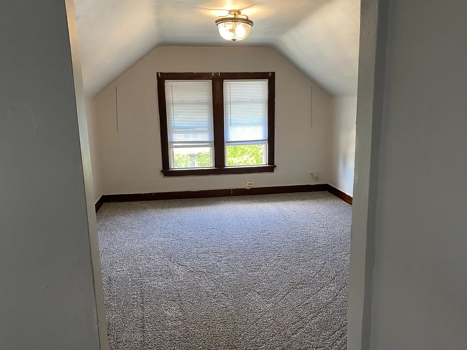 2 bed, 800 sqft, $900 — Photo 1