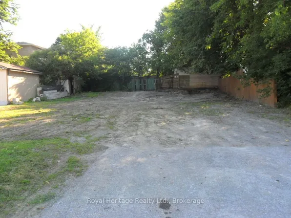 367 Centre St S, Oshawa, ON L1H 4B6