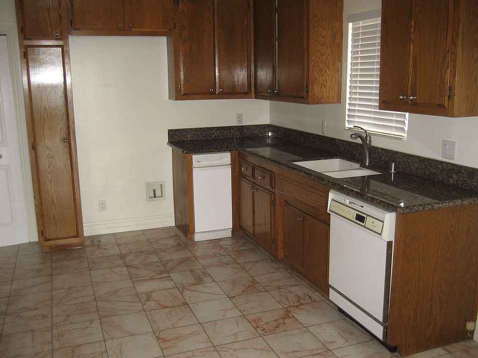 Spacious Kitchen