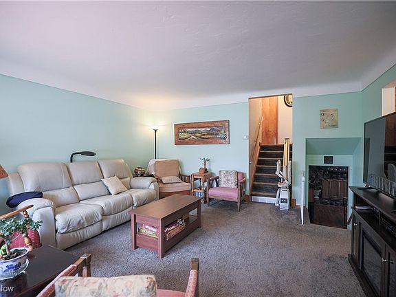 3rd image of 4258 W 181st St
