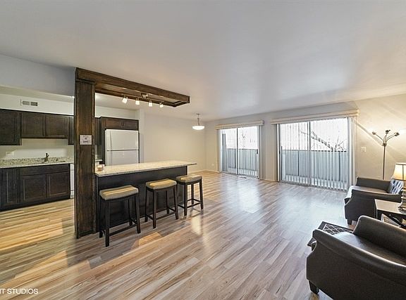 2nd image of 150 E Grand Ave APT 309