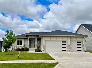 17595 Aurora Dr, Clive, IA 50325