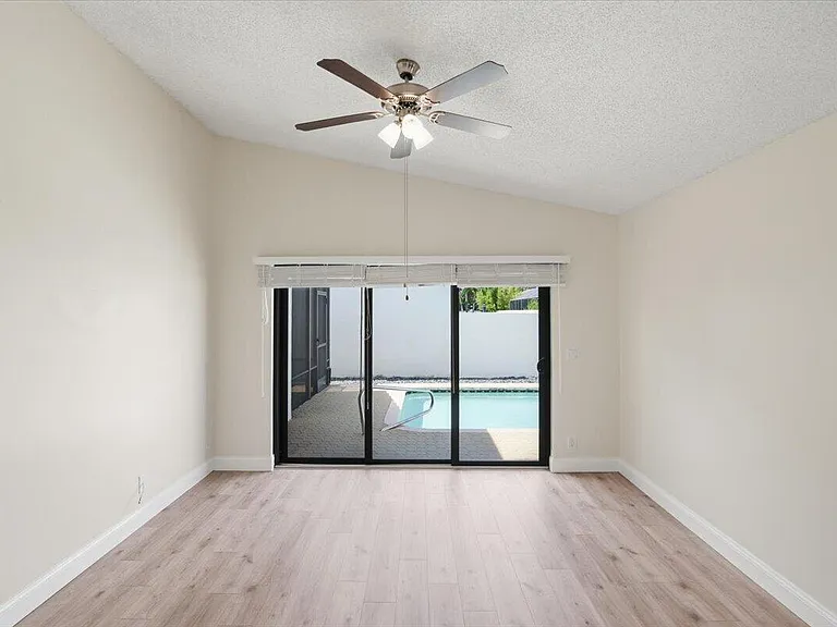 21583 Villa Nova Dr — Photo 25