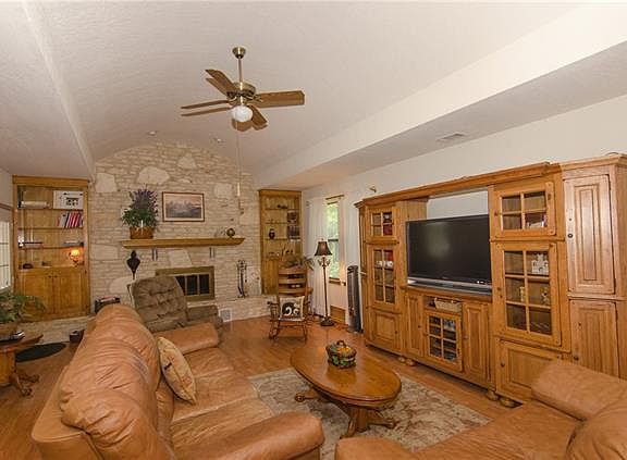 5th image of 1802 Hermitage Dr