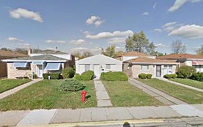 2nd image of 1028 W 108th St