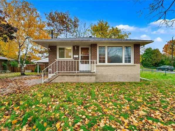 49 Beatrice St W, Oshawa, ON L1G 3M6