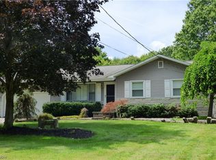 180 Wrenfield Dr, Hubbard, OH