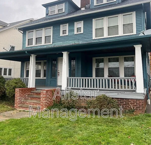 3301 Washington Blvd — Photo 1