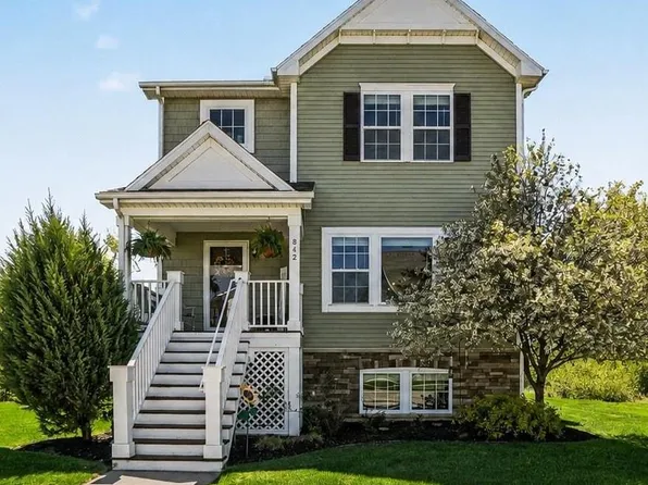 842 Winchester St, Holland, MI 49423