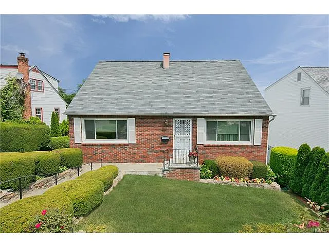 112 Patmore Ave photo 1