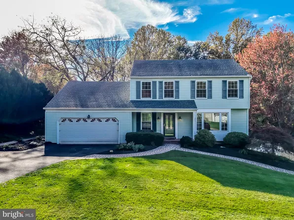 402 Pine Creek Rd, Exton, PA 19341