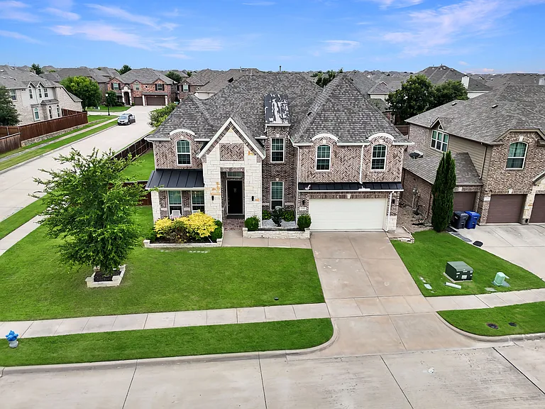 11901 Smithton Ave — Photo 1