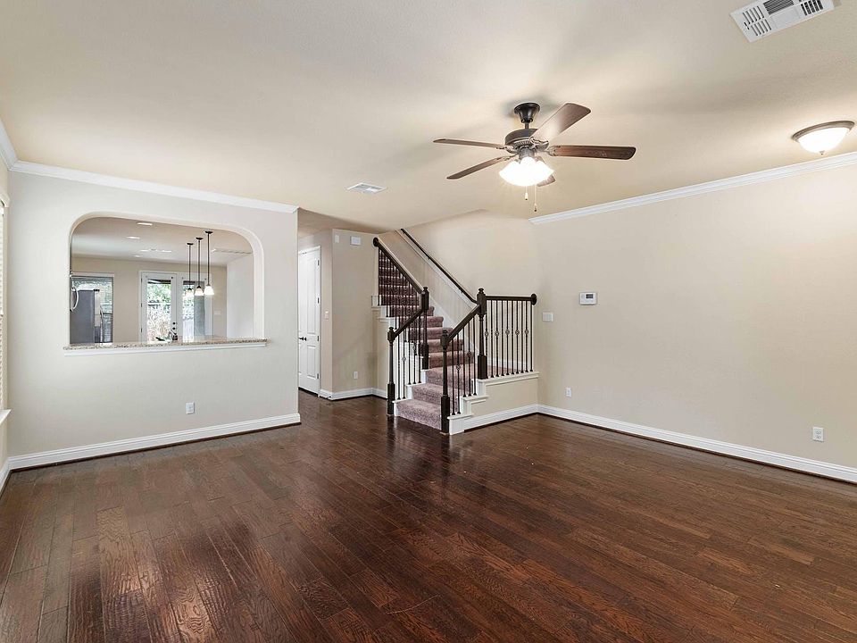 1st image of 2528 Amur Dr