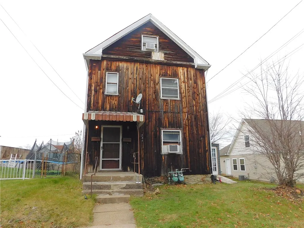 249 E 15th Ave photo 1