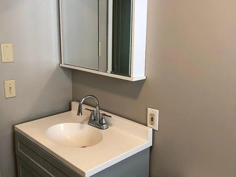 1301 Hill St — Photo 10