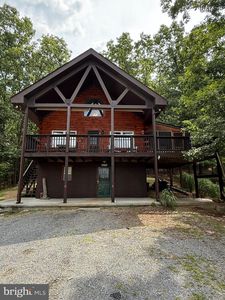 319 Hemlock Ct, Paw Paw, WV, 25434