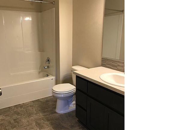 5th image of 12823 NE 104th St