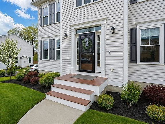 3rd image of 6 Audrina Ln