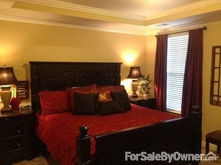 Privacy galore
						:
						Large MBR, tray ceiling, master bath has two sinks, garden tub, glass shower