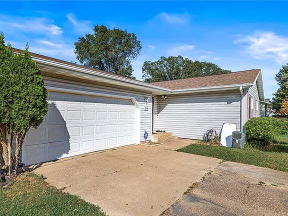 4th image of 3318 Davey Street