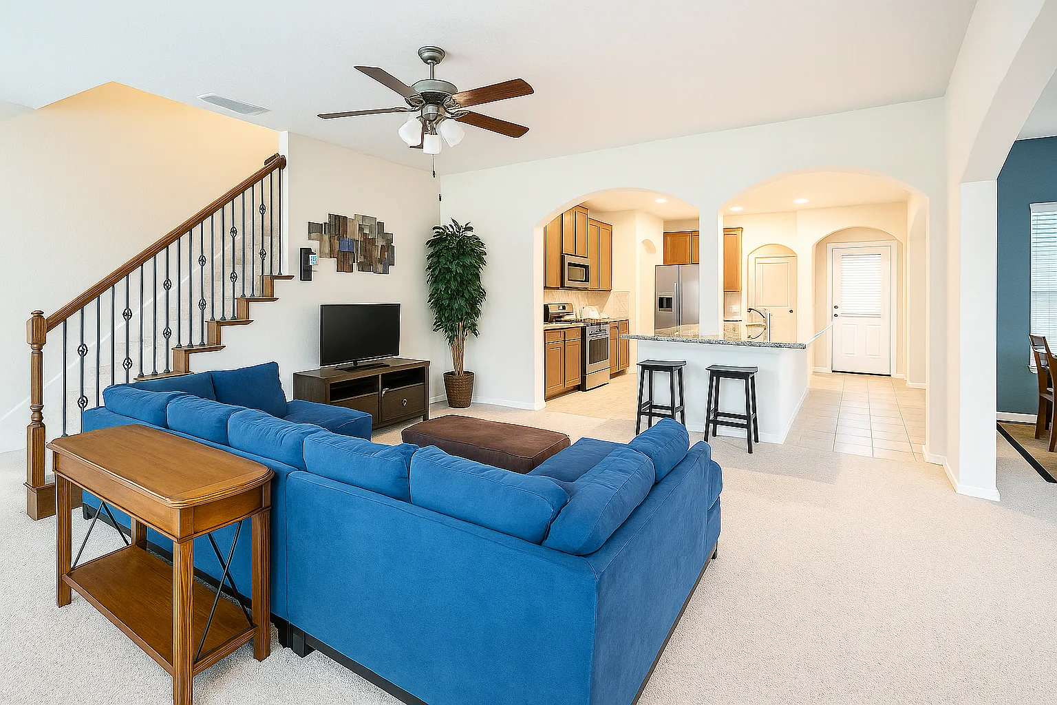 4 bed, 2.5 bath, 1811 sqft, $3,600 — Photo 2