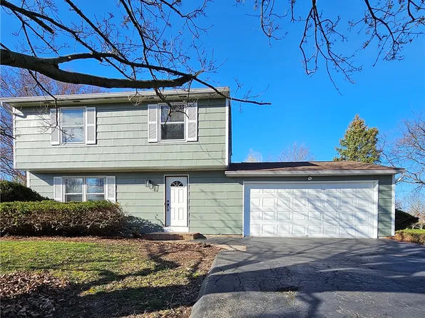 16 Highview Dr, Hamlin, NY 14464