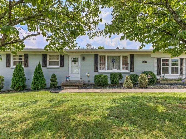 105 E Roberts Rd, Portland, TN 37148