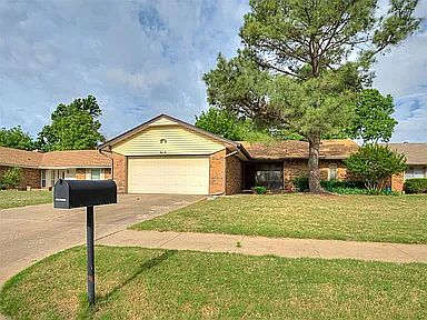 2nd image of 813 N Parkview Cir