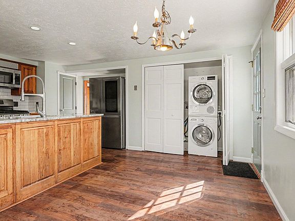 5th image of 433 Argyle Cres
