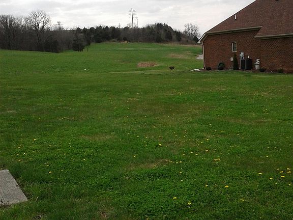 2nd image of 68 Oak Tree Way