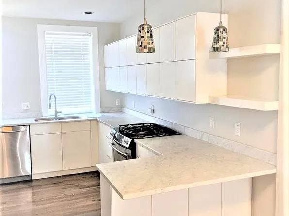 132 N Decker Ave, Baltimore, MD 21224