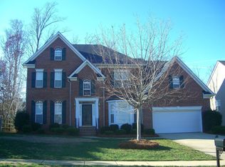 8812 Kingston Forest Dr, Charlotte, NC 28277