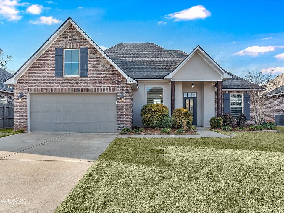 1st image of 307 Coppice Pl