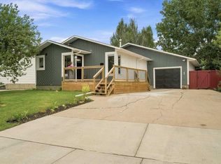 11709 NE 95th St, Grande Prairie, AB T8V 4N9