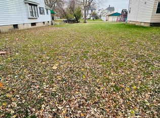 228 3rd Ave S, Clinton, IA 52732