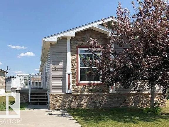 2nd image of 417 Oak Wood Cres NW