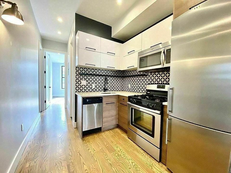 1st image of 2 Stanwix St #3RR