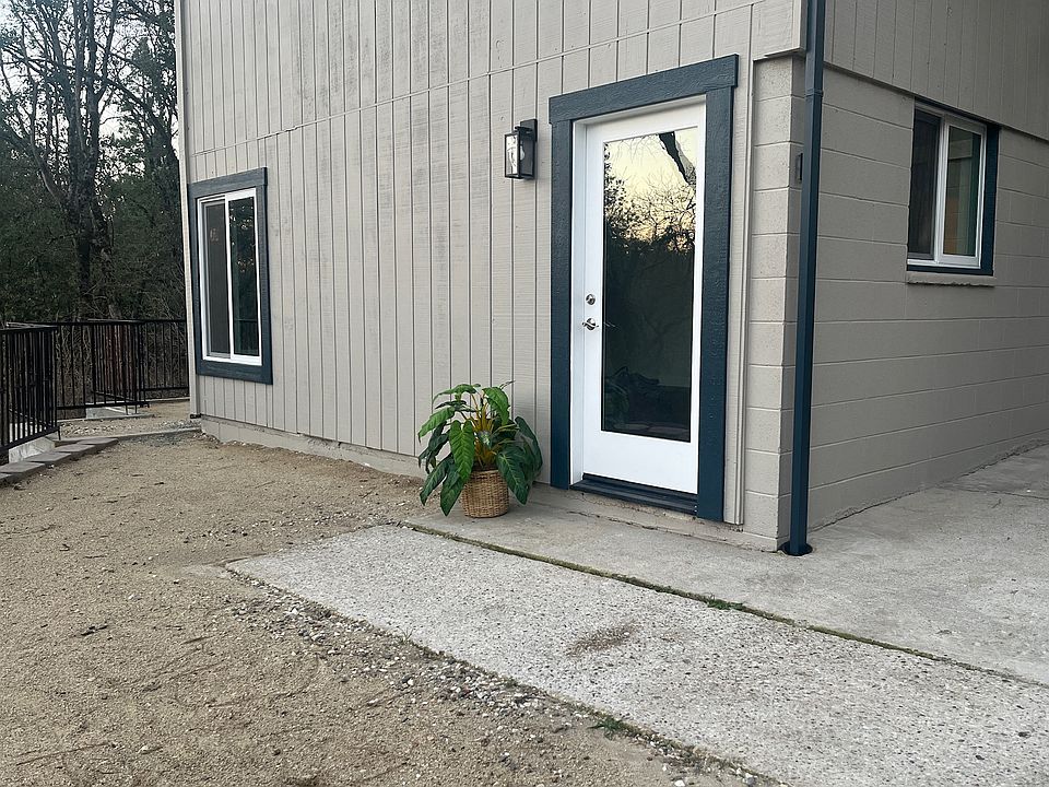 Downstairs unit front entrance