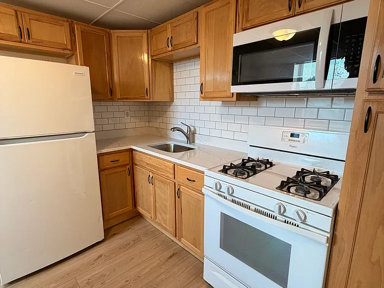 730 2nd St #B1 — Photo 2