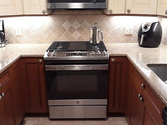 4th image of 200 Mayfield Ave APT F6