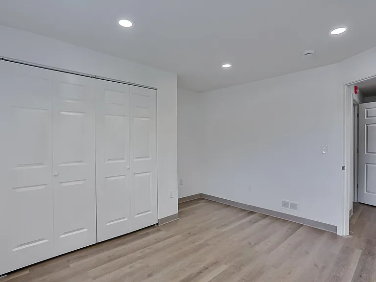 124 Kathleen Dr #1 — Photo 29