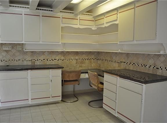 3rd image of 12115 Benmore Dr