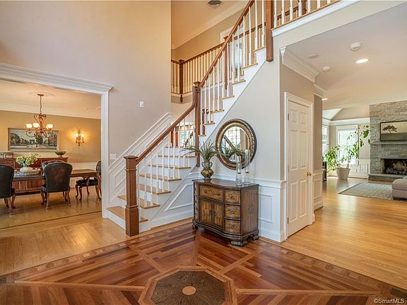 4th image of 44 Summit Crest Dr