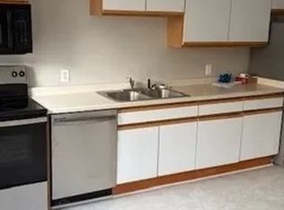 2231 W 3rd St APT 2, Duluth, MN 55806